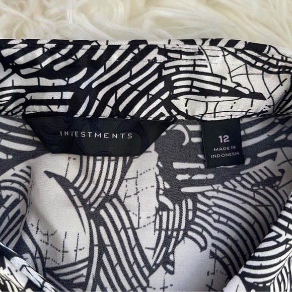 Investments Black and White Abstract Button Down Shirt Size 12 - Picture 10 of 11